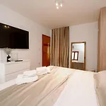 In Apartman *