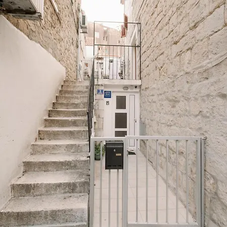 Apartman In *