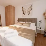 In Apartman *