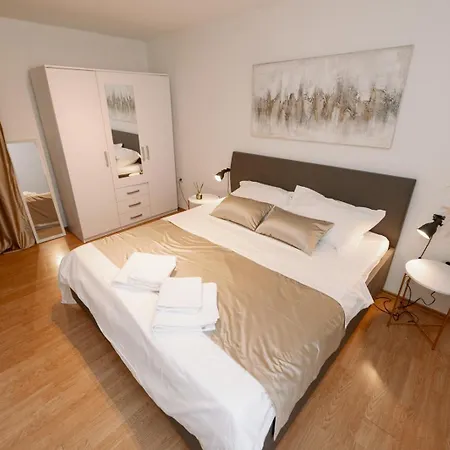 In Διαμέρισμα Σπλιτ